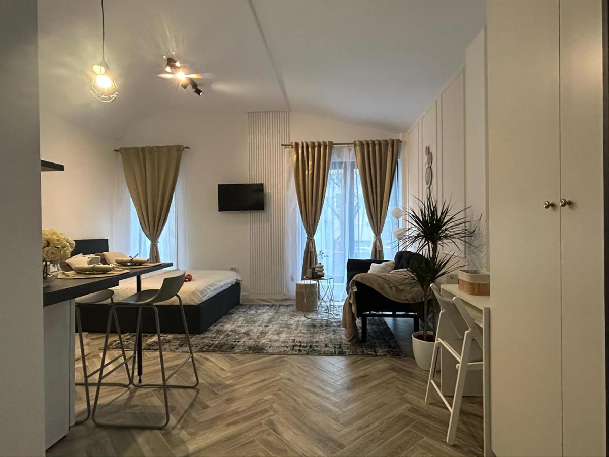 Luxury Mansion Apartment Bukares Bagian luar foto