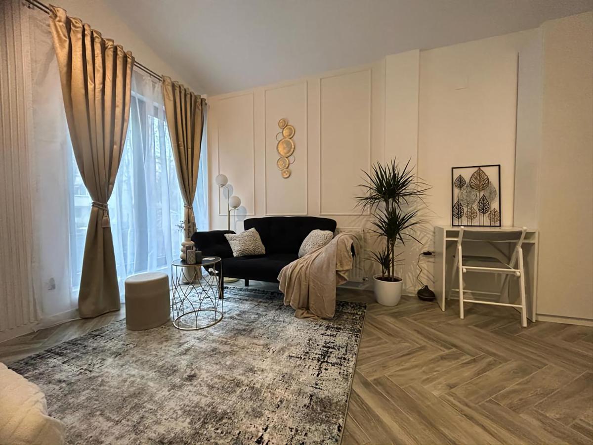 Luxury Mansion Apartment Bukares Bagian luar foto