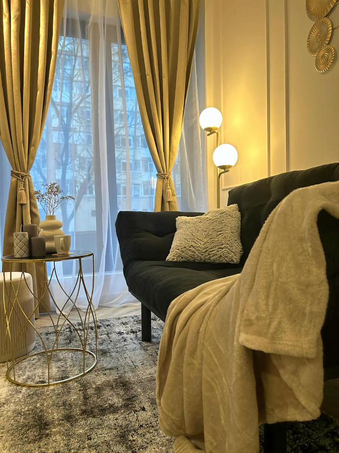 Luxury Mansion Apartment Bukares Bagian luar foto