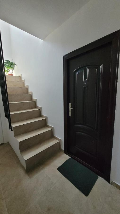 Luxury Mansion Apartment Bukares Bagian luar foto