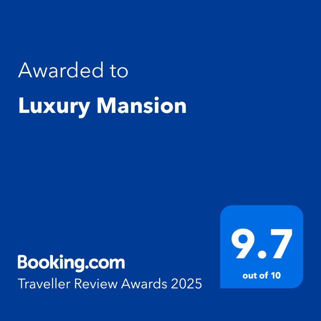 Luxury Mansion Apartment Bukares Bagian luar foto